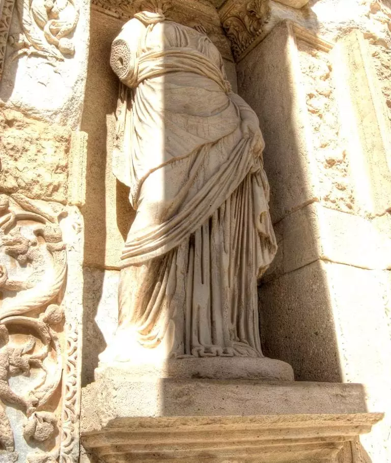 Celsus Library and Its Statues: When it was Founded in Ephesus?